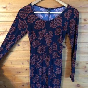 Tight fitting bodycon dress with flowers